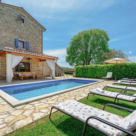 Cozy Home In Pamici With Kitchen Buitenkant foto