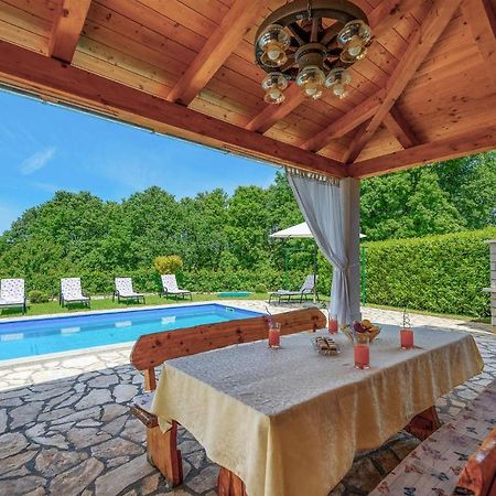 Cozy Home In Pamici With Kitchen Buitenkant foto