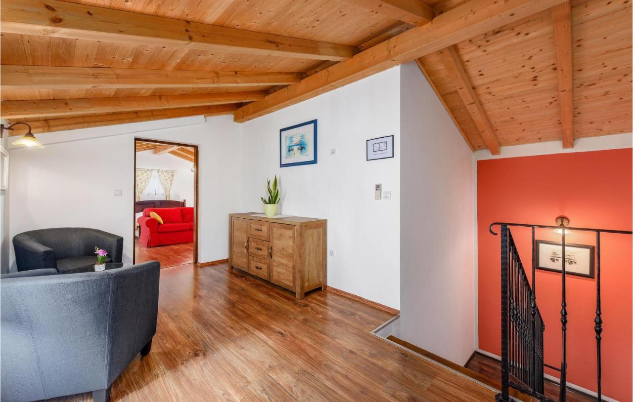 Cozy Home In Pamici With Kitchen Buitenkant foto